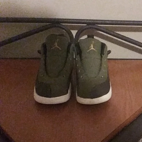 Jordan 12s 'Class of 2003' - Picture 2 of 5